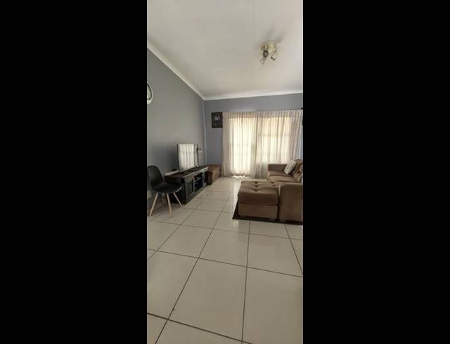 2 BEDROOM APARTMENT FOR SALE IN WINCHESTER HILLS